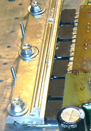 Использование прижимной штанги при креплении транзисторов к радиатору
